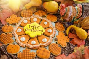 Thanksgiving Cookies Pumpkin Pie - JillWellington / Pixabay