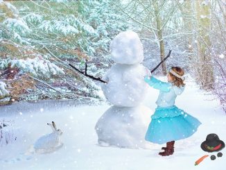Snowman Child Building A Snowman  - JillWellington / Pixabay